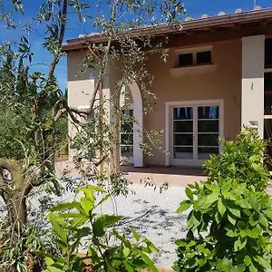 https://podere-tre-termini-country-resort.it-tuscanyhotel.com
